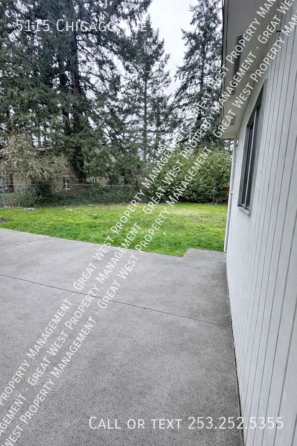 Building Photo - 5115 Chicago Ave SW