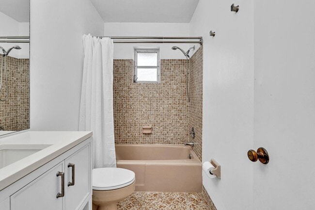 Building Photo - 313 NW 42nd St