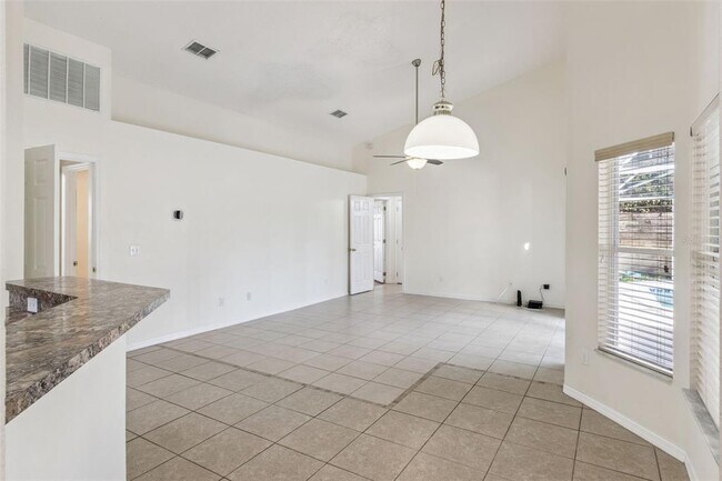 Building Photo - 166 Greeley Loop