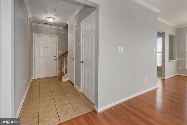Building Photo - 2480 Angeline Dr