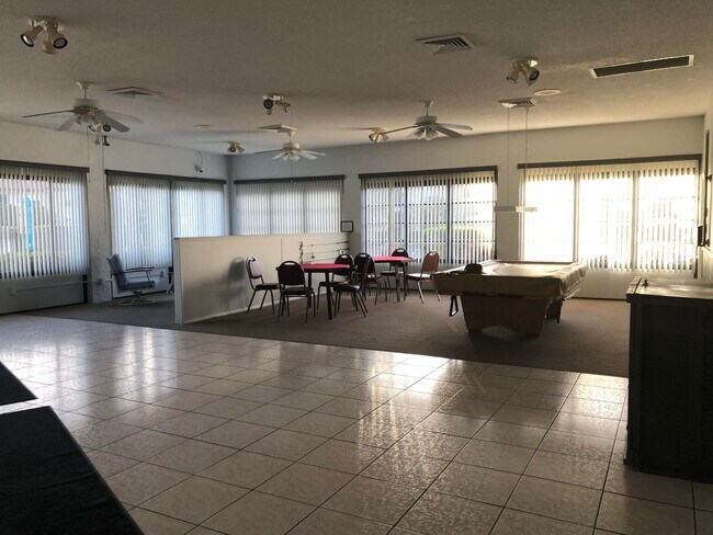 Building Photo - 7101 Golf Colony Ct