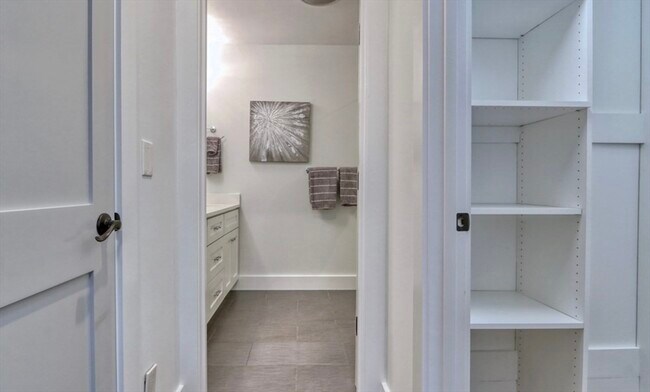 Building Photo - 15 W Bellflower St