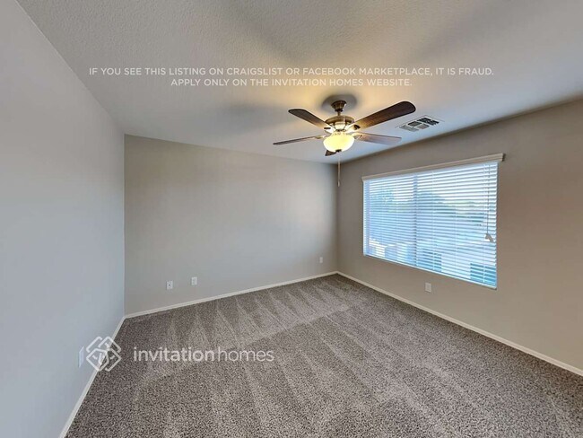 Building Photo - 858 E Nardini St