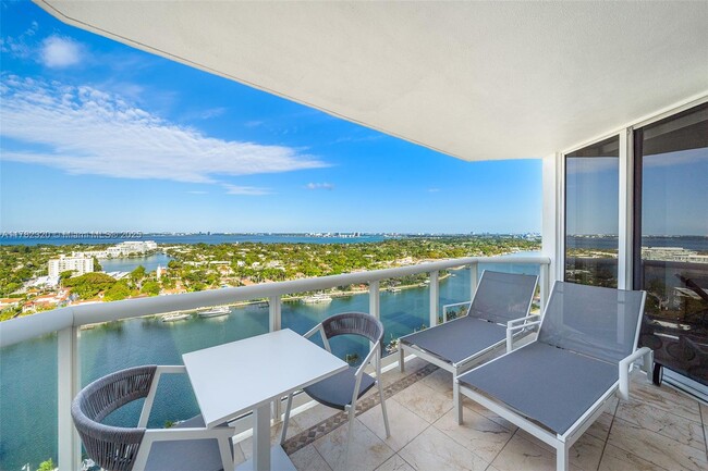 Primary Photo - 4775 Collins Ave