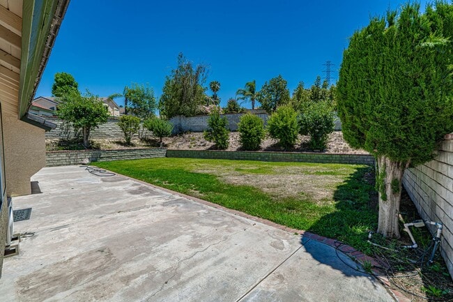 Building Photo - COMING SOON! Single Story 3 Bedroom in Mou...