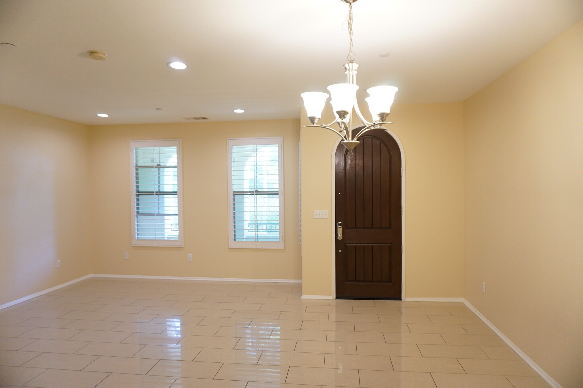 Building Photo - 20406 Paseo Cresta
