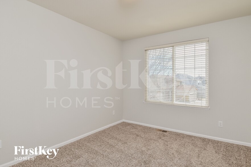 Building Photo - 5660 Rose Ridge Ln