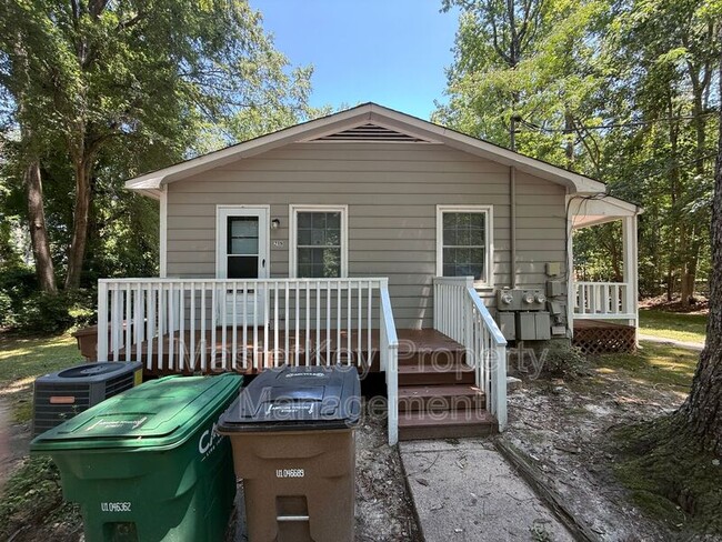 Building Photo - 219 Byrum St