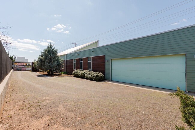 Building Photo - Modern Living + Downtown OKC + 3 bedrooms + 2 Car Garage