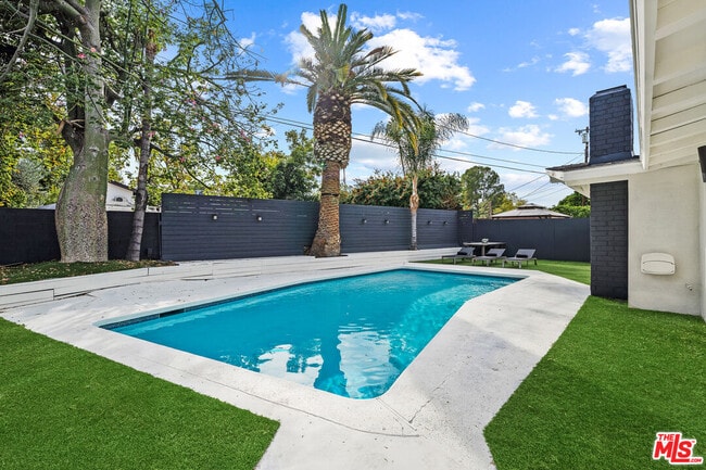 Building Photo - 20308 Mobile St