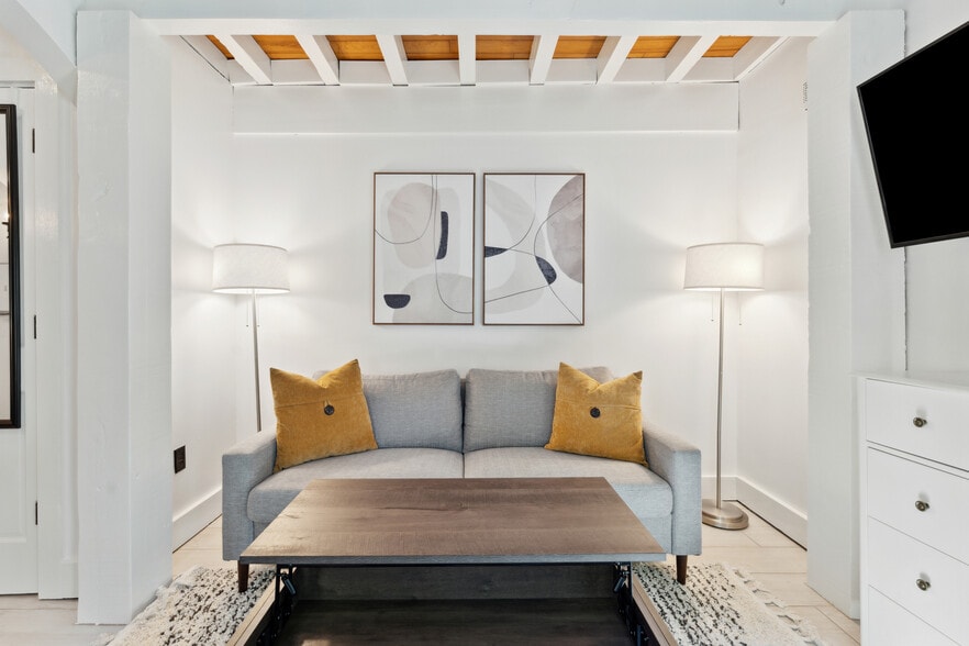 Building Photo - 33 Cannon St