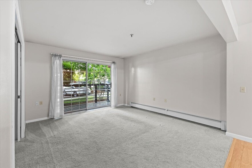 Living Room - 340 Hildred Dr