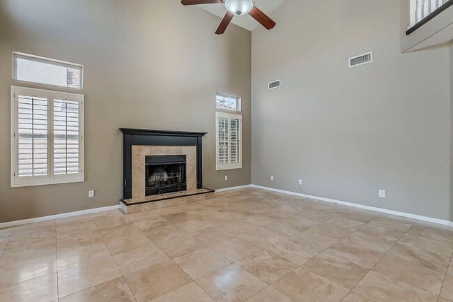 Building Photo - Welcome to your private Oasis!!