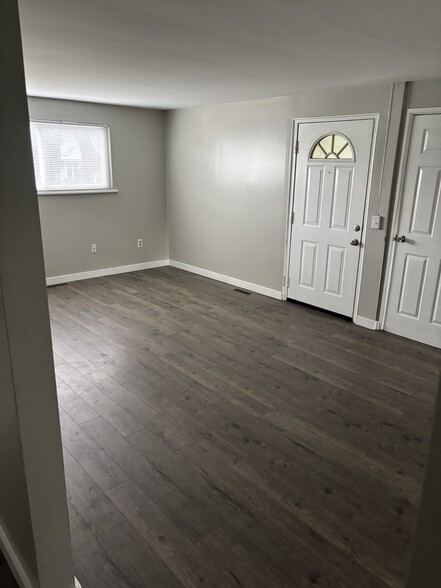 Building Photo - 669 Gibbard Ave