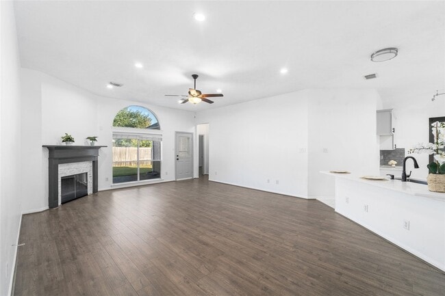 Building Photo - 11543 Valley Pike Ct