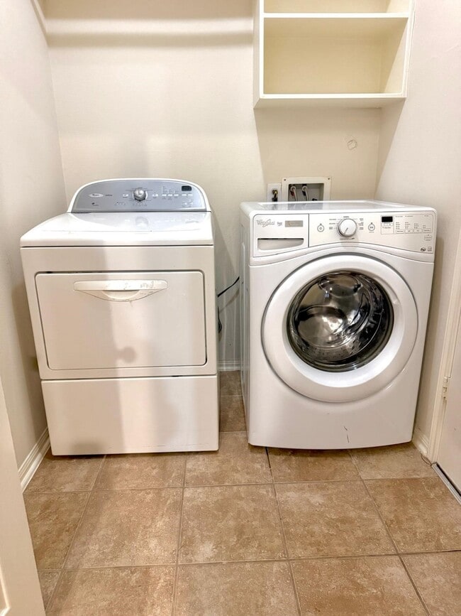 Building Photo - 107 W Spindle Tree Cir