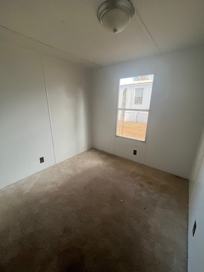 Building Photo - 109 Embert Ln