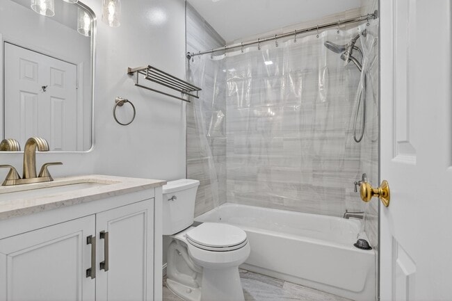 Building Photo - 8 Suncroft Ct