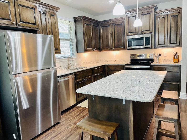 Building Photo - 3868 Shady Grove Dr