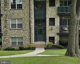 Building Photo - 361 Drummers Ln