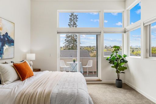 Building Photo - Stand-Alone Modern Home with Elliott Bay Views