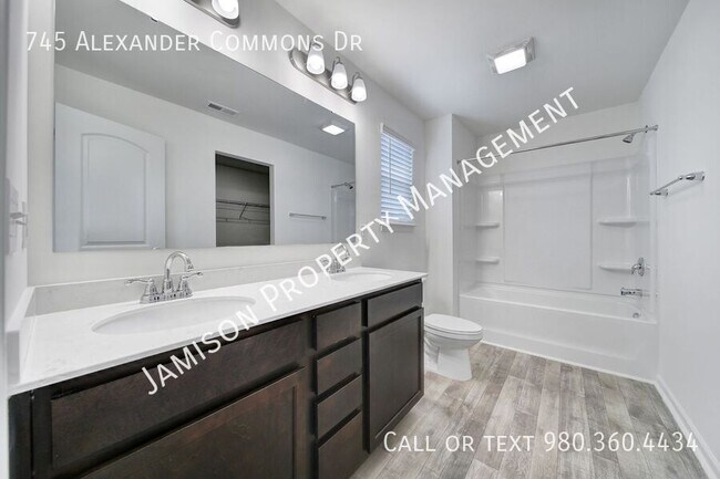 Building Photo - 745 Alexander Commons Dr