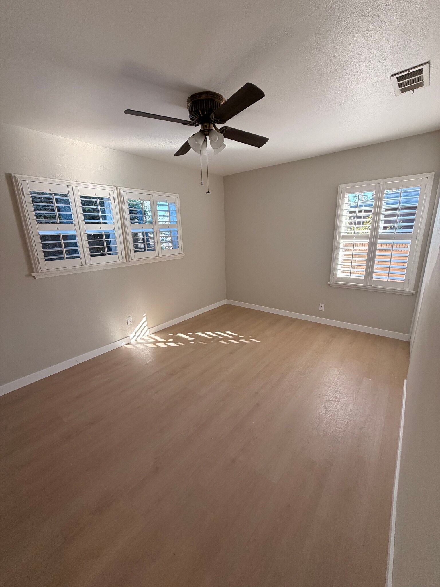 Building Photo - 13247 Columbia Way