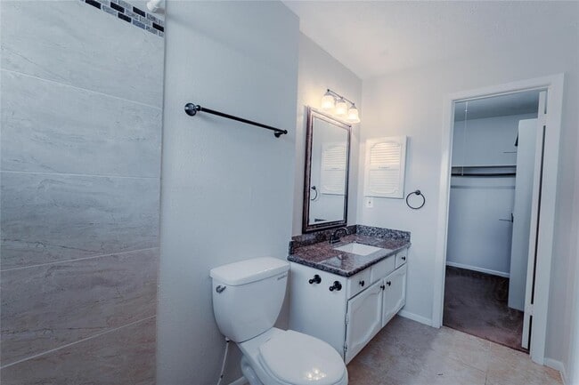Building Photo - 4239 Southchase Ln