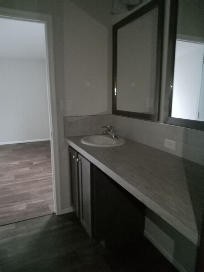 Building Photo - 47719 Fairyglen -3 bedroom / 2 Bath in Oakridge