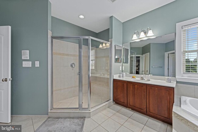 Building Photo - 2831 Galeshead Dr
