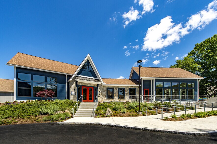 Halstead Beverly Townhomes 201 Broughton Dr Beverly MA 01915