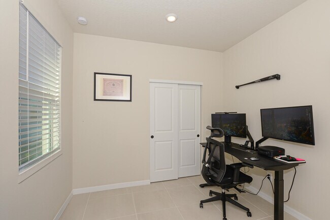 Building Photo - 12345 SW Sand Dollar Wy