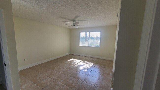 Building Photo - 5011 Wiles Rd