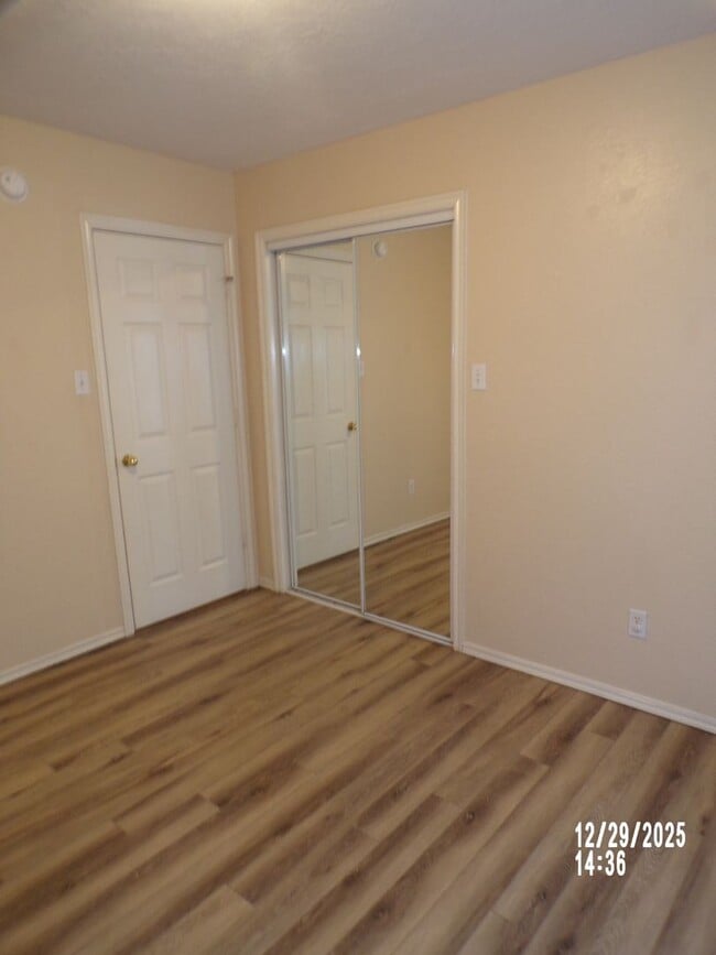 Building Photo - Fantastic eastside home