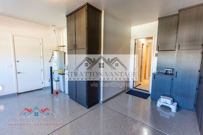 Building Photo - 4179 E Cynthia St