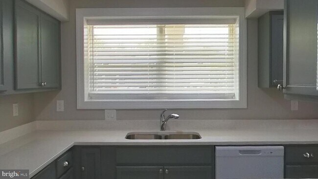 Building Photo - 2050 Nike Dr