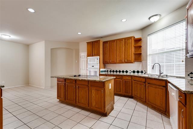 Building Photo - 2904 Woods Dr