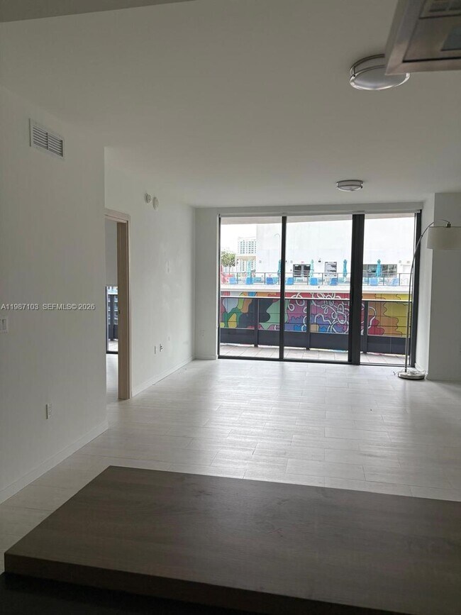 Building Photo - 1000 Brickell Plaza