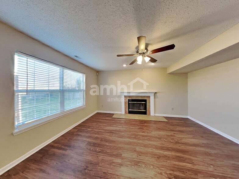 Building Photo - 7411 Cordova Dr