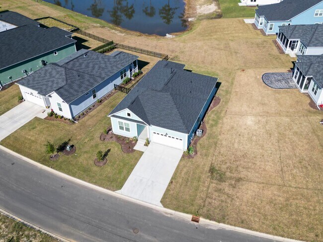 Building Photo - 2034 Comradery Wy