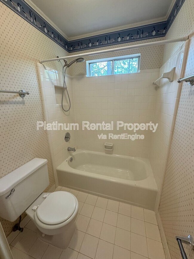 Building Photo - 11670 Dunhill Pl Dr