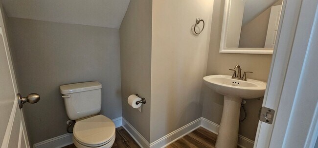 Building Photo - BRAND NEW! Lebanon Home For Lease