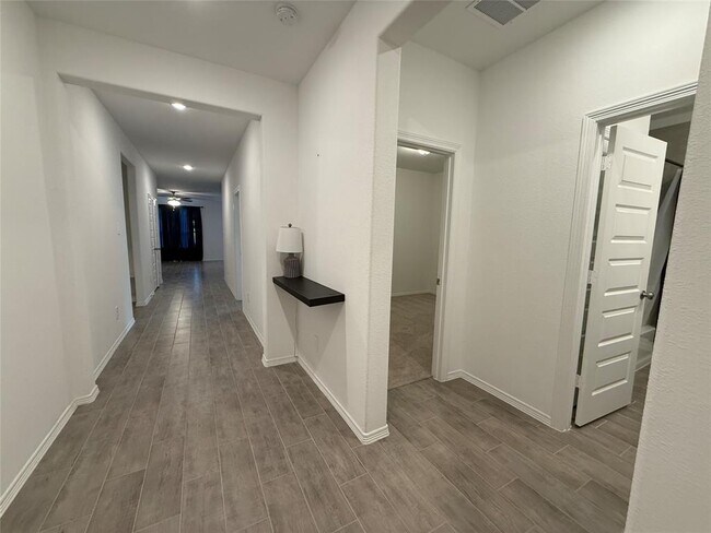 Building Photo - 9678 Caney Trails Rd
