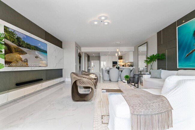 Building Photo - 19143 Fisher Island Dr