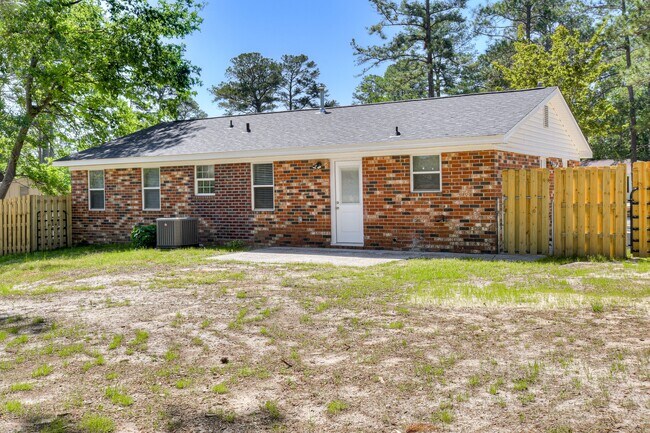 Building Photo - 247 Merion Ct