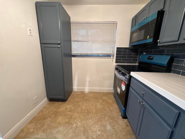 Building Photo - 1751 NW 75th Ave