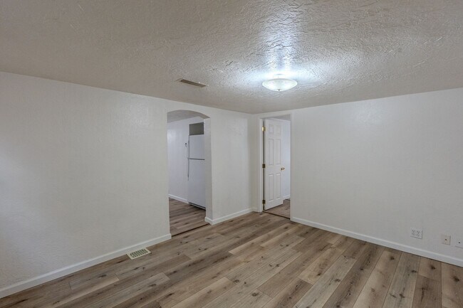 Building Photo - Brown Duplex