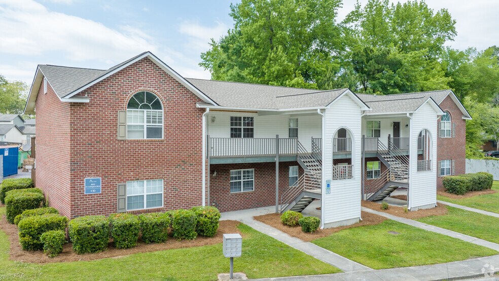 The Avery Apartments 16001606 W Arlington Blvd Greenville NC 27834