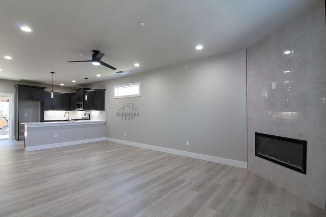Building Photo - 735 Rio Vista Loop