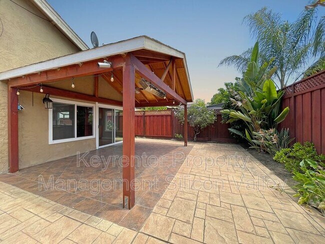 Building Photo - 2261 Plummer Ave